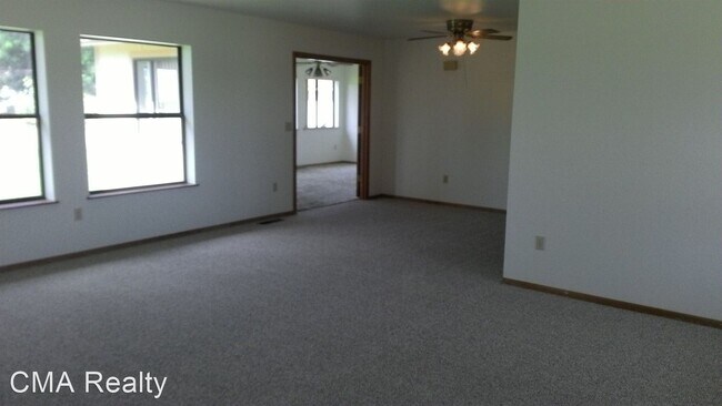 Building Photo - 3 br, 2.5 bath House - 6465 E Sunset Lane