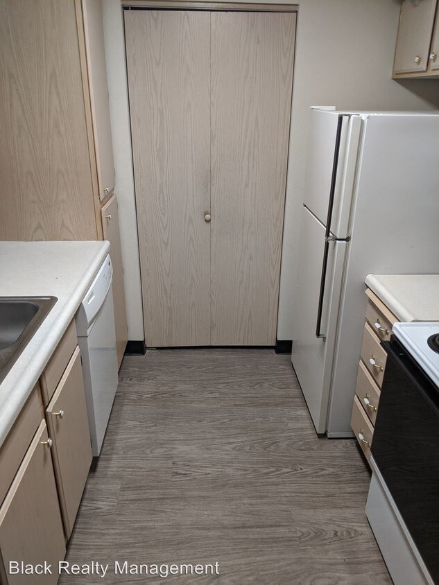 Foto del edificio - 2612 N Pines Rd