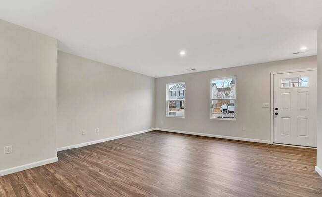Building Photo - 8 Torrington Dr
