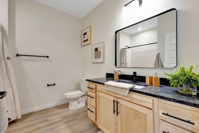 Building Photo - West End Flats