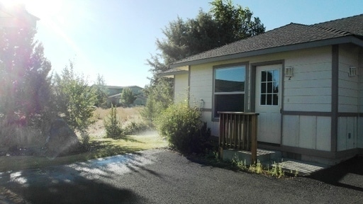 Building Photo - w3058