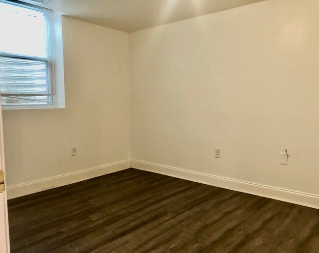 Building Photo - 5405 9th St NW