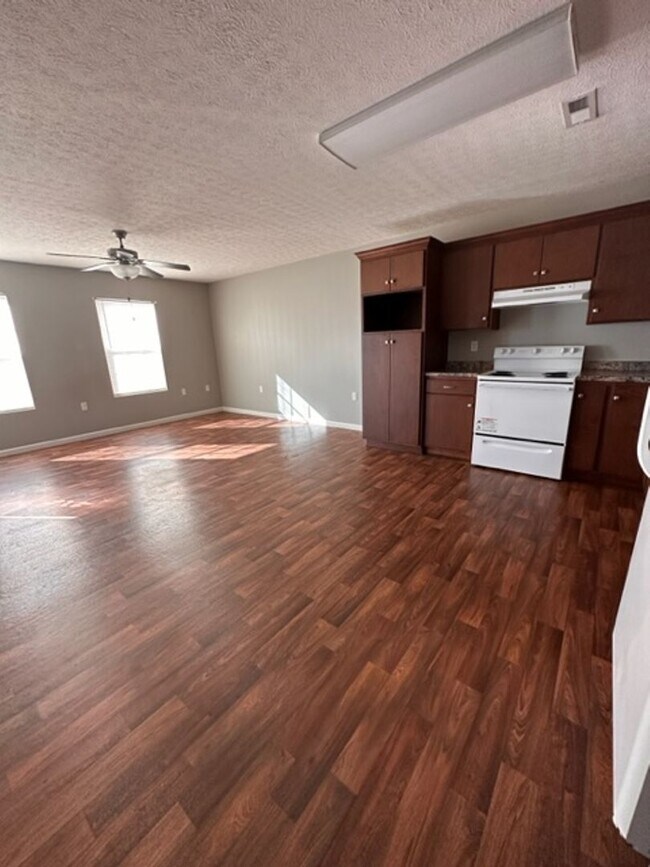 Foto del edificio - 106 Nancy Ln