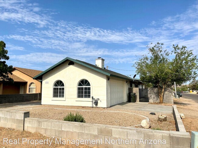 Building Photo - 3 br, 2 bath House - 2015 Los Angeles St.