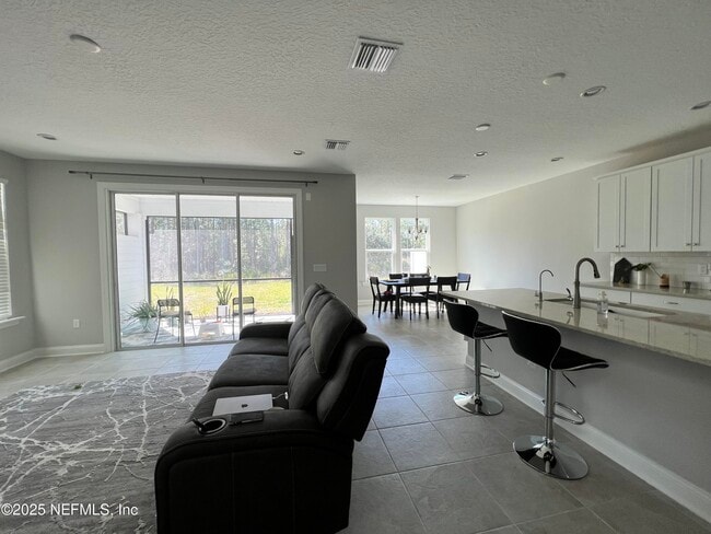 Building Photo - 11344 Newtonian Blvd