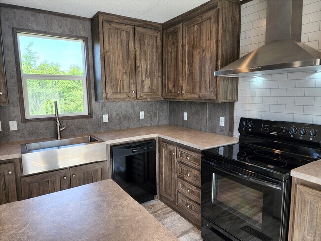 Foto del edificio - 415 County Rd 3560