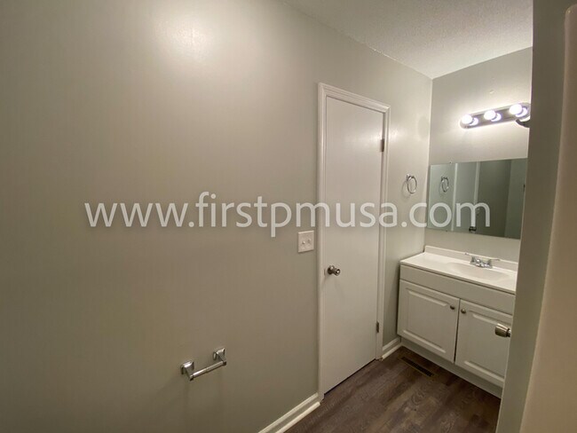 Foto del edificio - 3 bedroom 2 bath East Brainerd