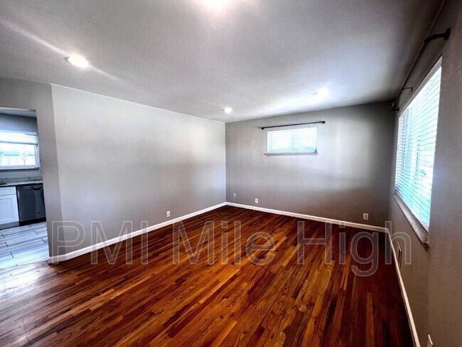 Building Photo - 2901 Cottonwood Dr
