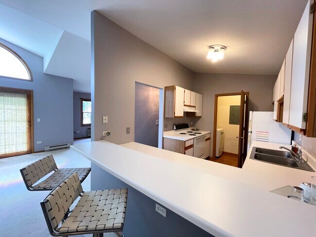 Building Photo - 501 Leah Ln