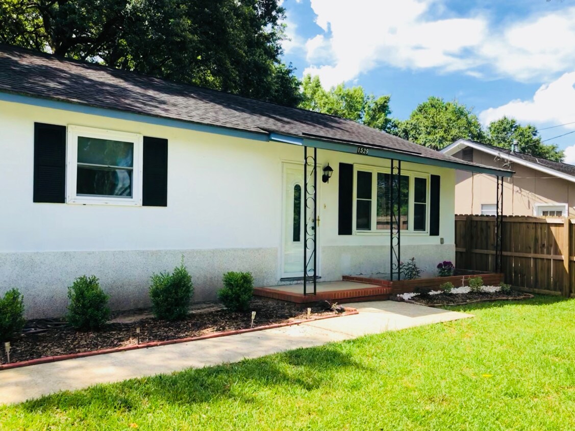 Foto principal - 1529 N Avalon Circle