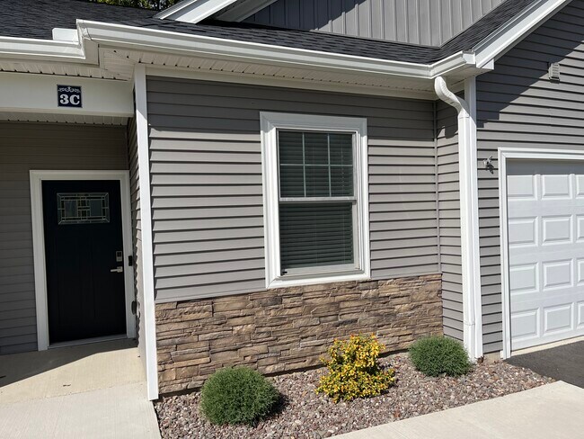 Foto del edificio - 2104 Community Ln