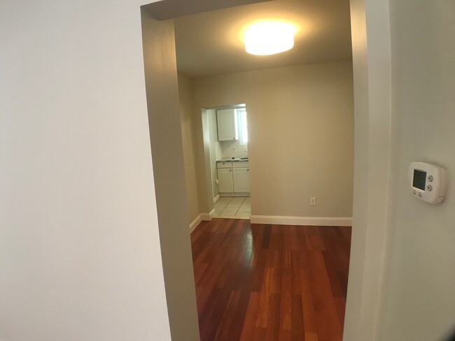 Dining room - 605 Gerritt St