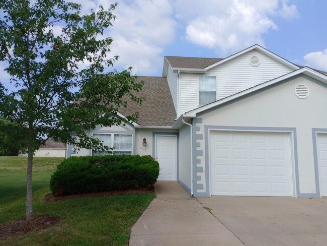 Building Photo - 3519 La Mesa Dr