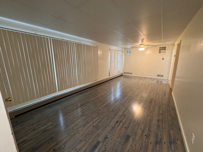 Building Photo - 420 Telegraph St