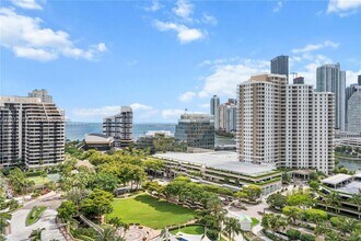 Building Photo - 888 Brickell Key Dr
