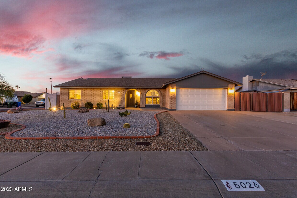 Primary Photo - 5026 W Rosewood Dr