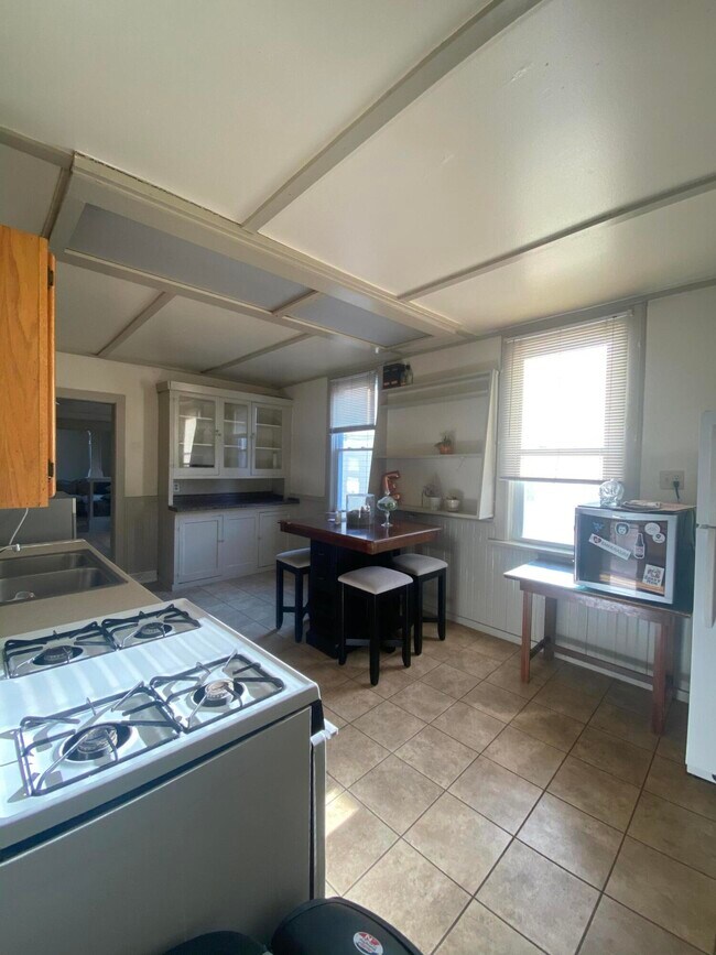 Foto del edificio - 1759 N Arlington Pl