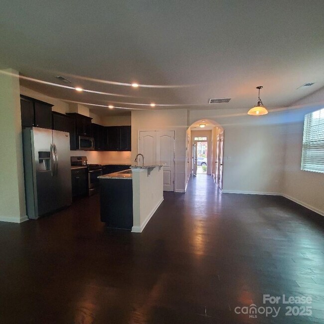 Foto del edificio - 4033 Black Walnut Wy