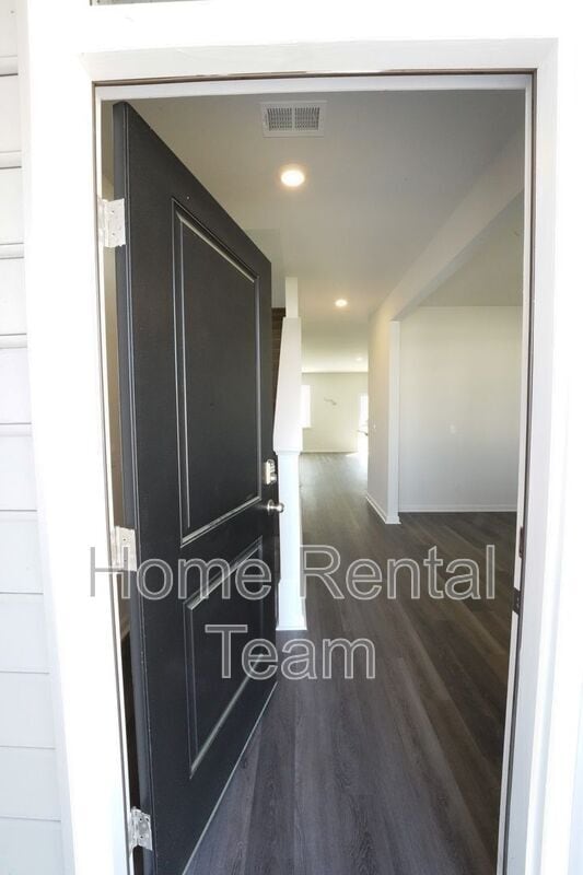 Building Photo - 108 Windrush Pnes