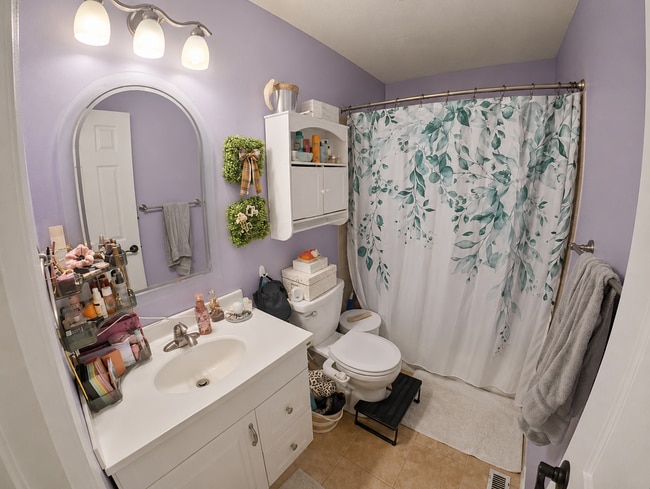 Building Photo - Indoor Balcony + Pet Friendly + Fenced In Yard + Attached Garage + Washer & Dryer Included! Avail...