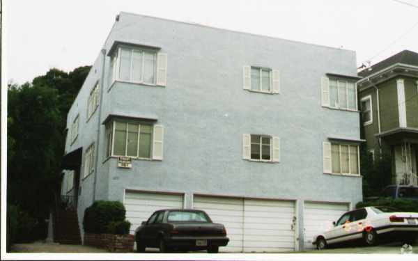 Building Photo - 127 Athol Ave