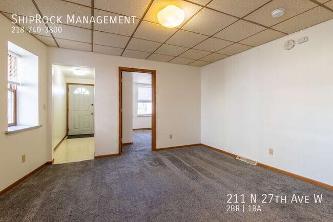 Foto del edificio - 211 N 27th Ave W