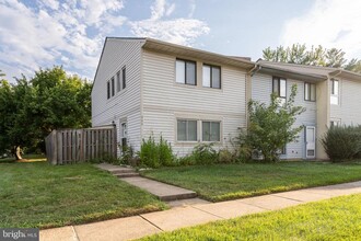 Building Photo - 300 Reneau Way