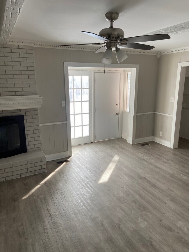 Building Photo - Call 918-921-9955 To Schedule Your Showing...