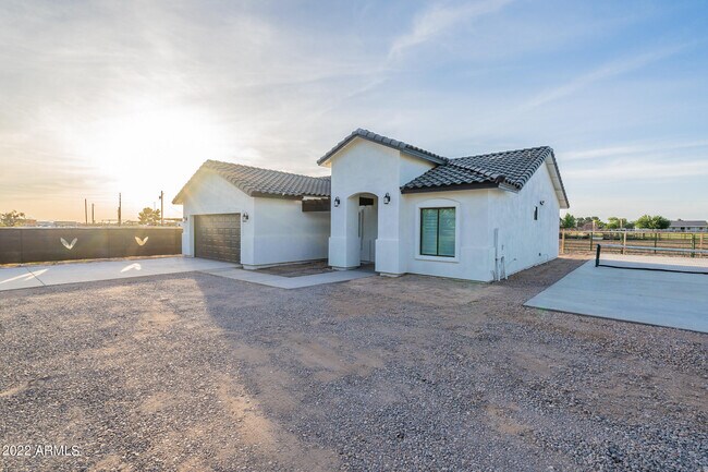 Building Photo - 15276 E Ocotillo Rd