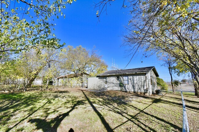 Foto del edificio - Pre-Holiday Move-In Special!!! Charming 2 ...