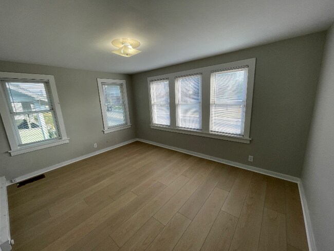 Building Photo - 1322 S 24th St