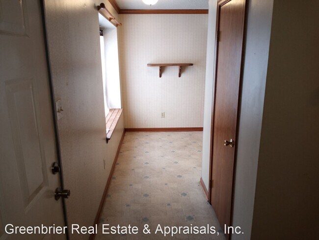 Building Photo - 2 br, 1.5 bath House - 4612 Merrimac Lane