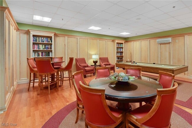 Foto del edificio - 12550 Lake Ave