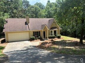 Building Photo - 6854 Justin Dr