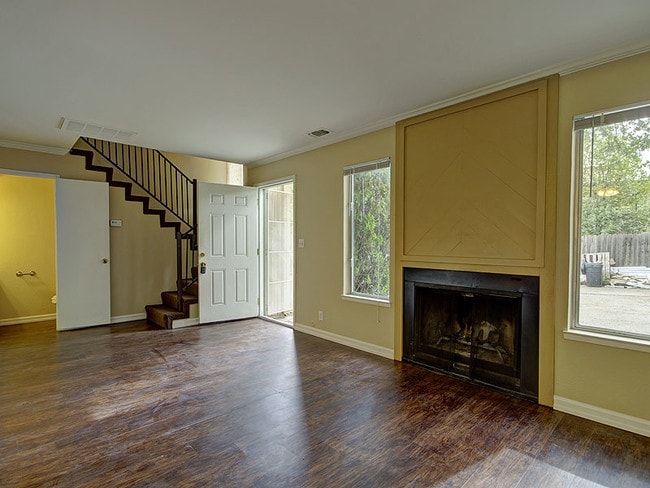 Building Photo - 3105 Garden Cir