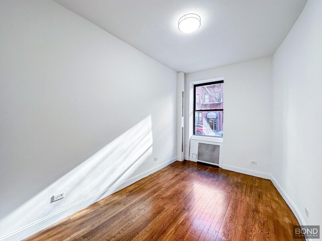 Foto del edificio - 228 E 89th St