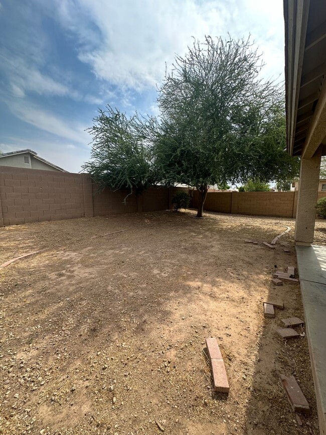 Building Photo - Spacious 4 Bed/2 Bath in Desirable South P...