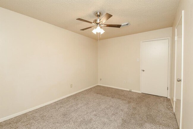 Building Photo - 7950 Claiborne St