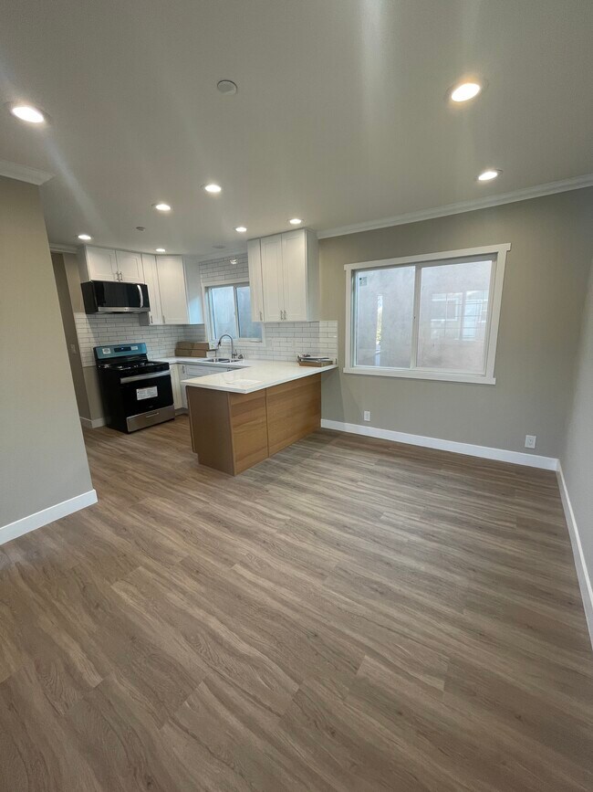 Foto del edificio - 529 N Wilson Ave