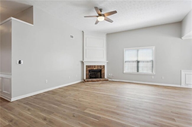 Foto del edificio - 2335 Winthrope Way Dr