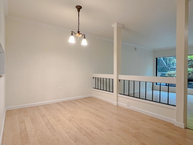 Building Photo - Spacious 2bd/2bth Licton Springs Condo - $...