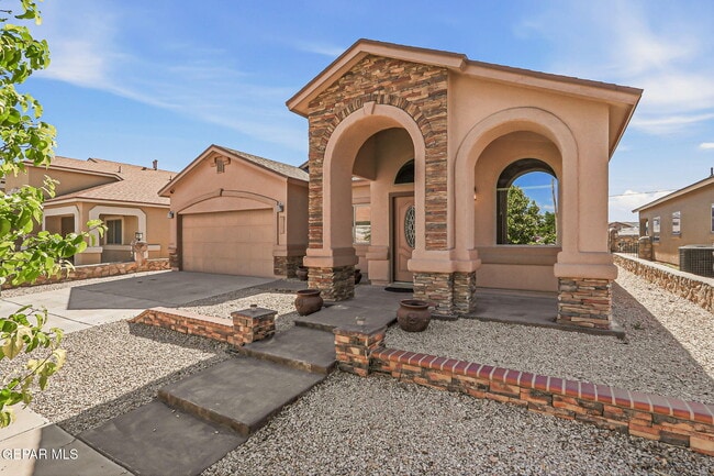 Building Photo - 3133 Clearbrook