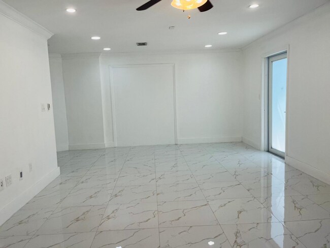 Building Photo - 16400 NW 82nd Ct