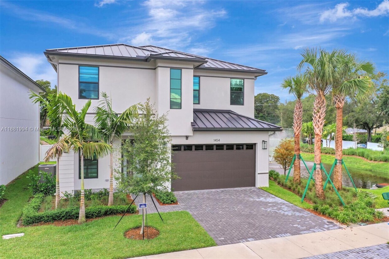 Foto principal - 1454 NW 23rd Ave