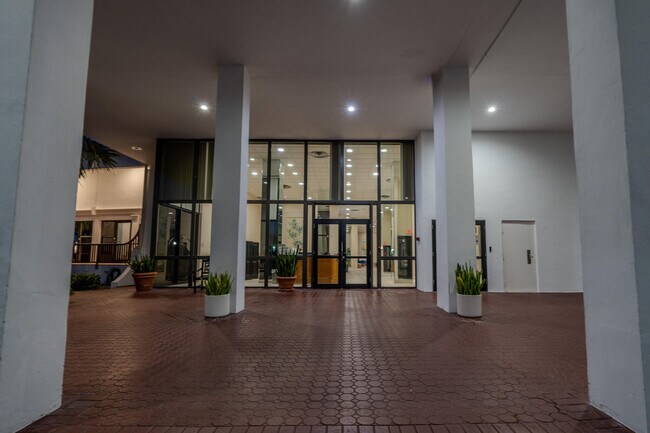 Foto del edificio - 3589 S Ocean Blvd