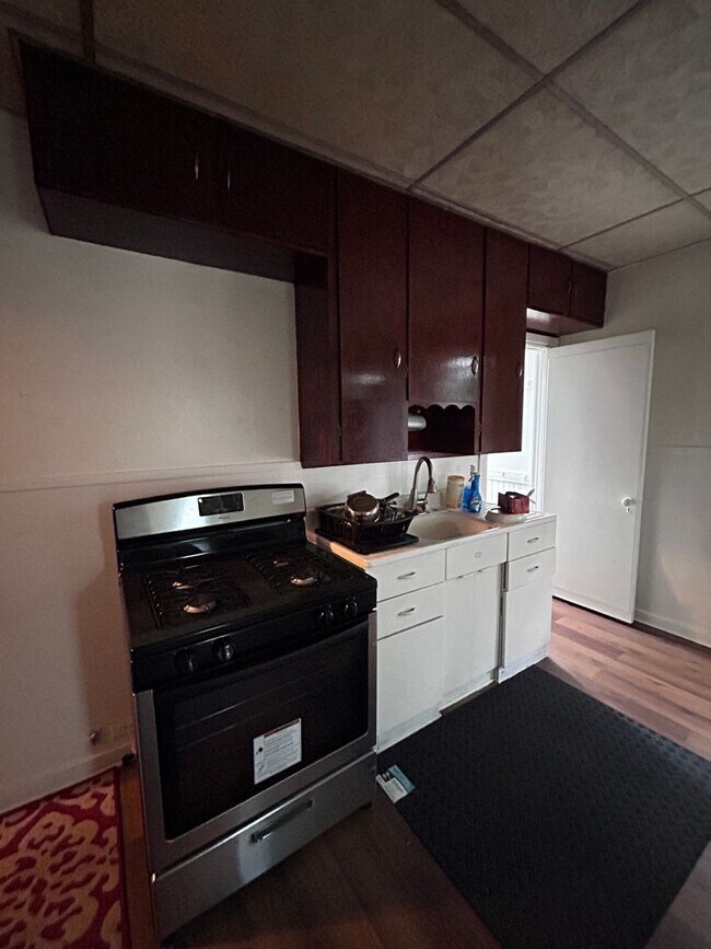 Foto del edificio - 52 Walden Ave