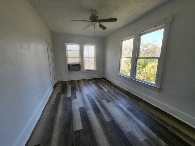 Foto del edificio - 234 E 18th St
