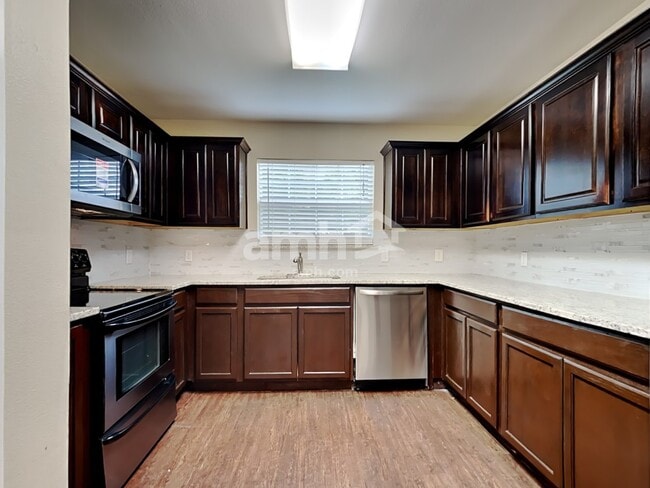 Foto del edificio - 2301 Arrowhead Dr