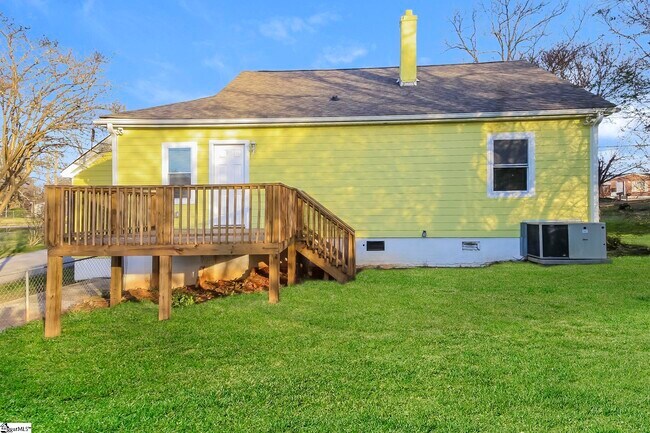 Building Photo - 111 Ivydale Dr