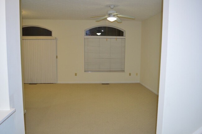 Foto del edificio - 8616 Timber Park Dr